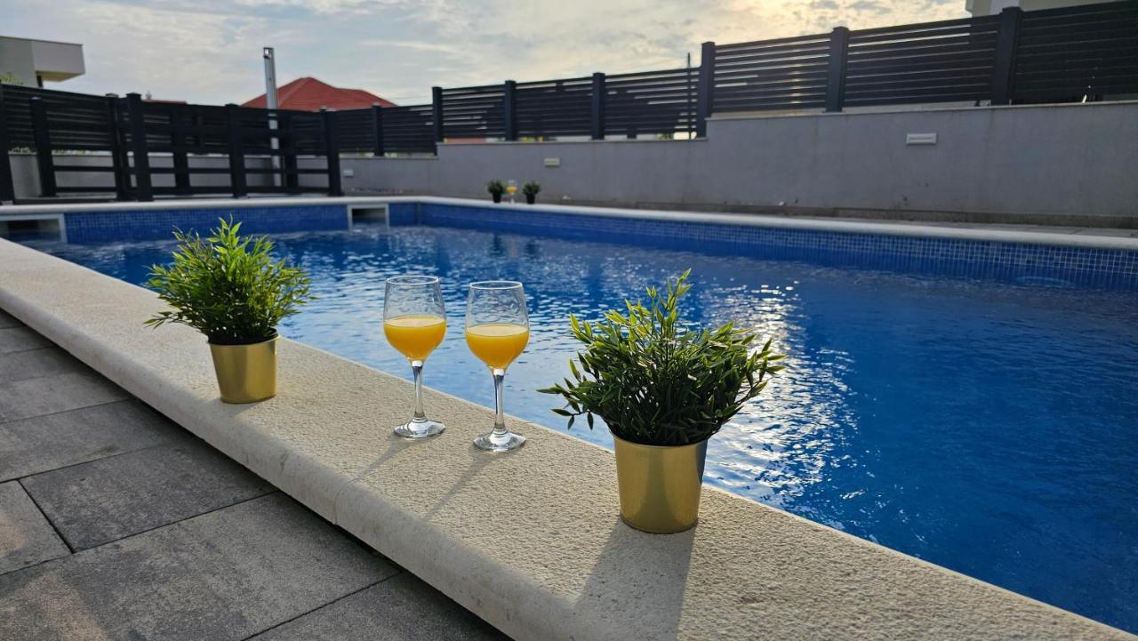 Apartments Pool Villa Aldura 노바야 외부 사진