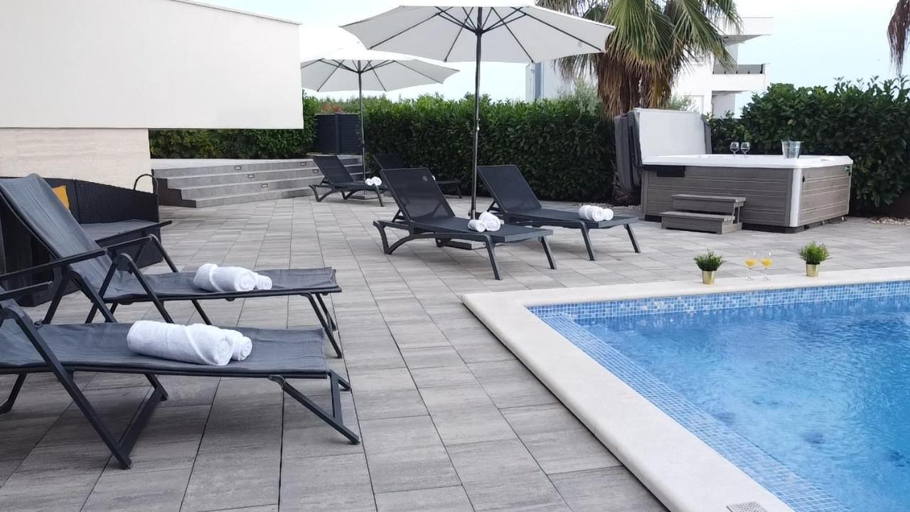 Apartments Pool Villa Aldura 노바야 외부 사진