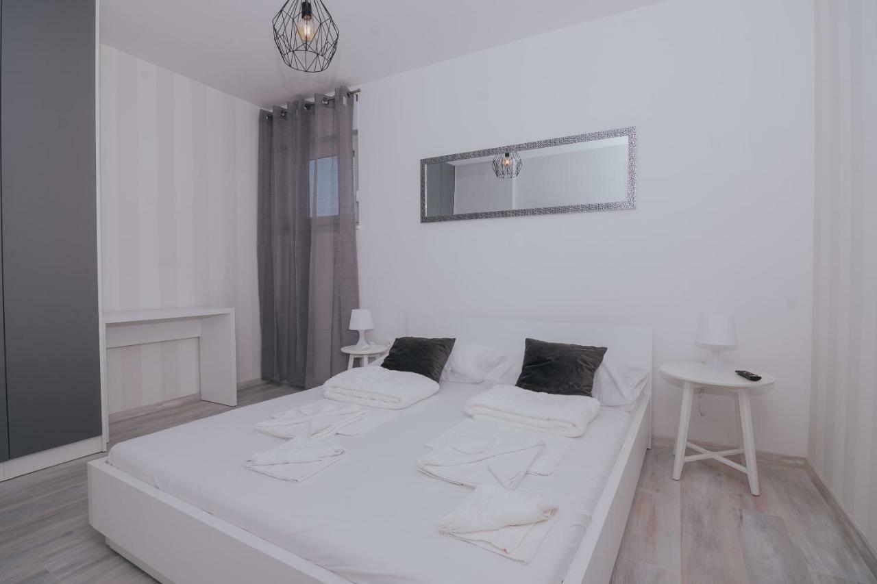 Apartments Pool Villa Aldura 노바야 외부 사진