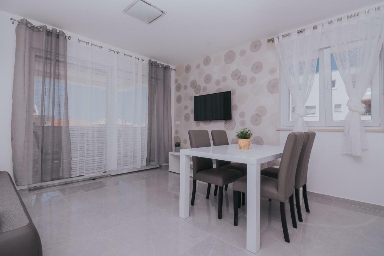 Apartments Pool Villa Aldura 노바야 객실 사진